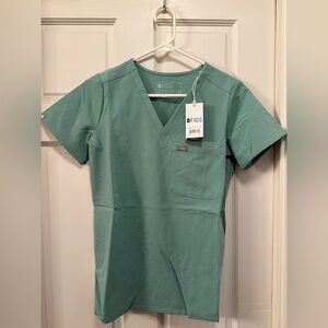 NWT Figs Women’s Jade Catarina One Pocket Scrub top